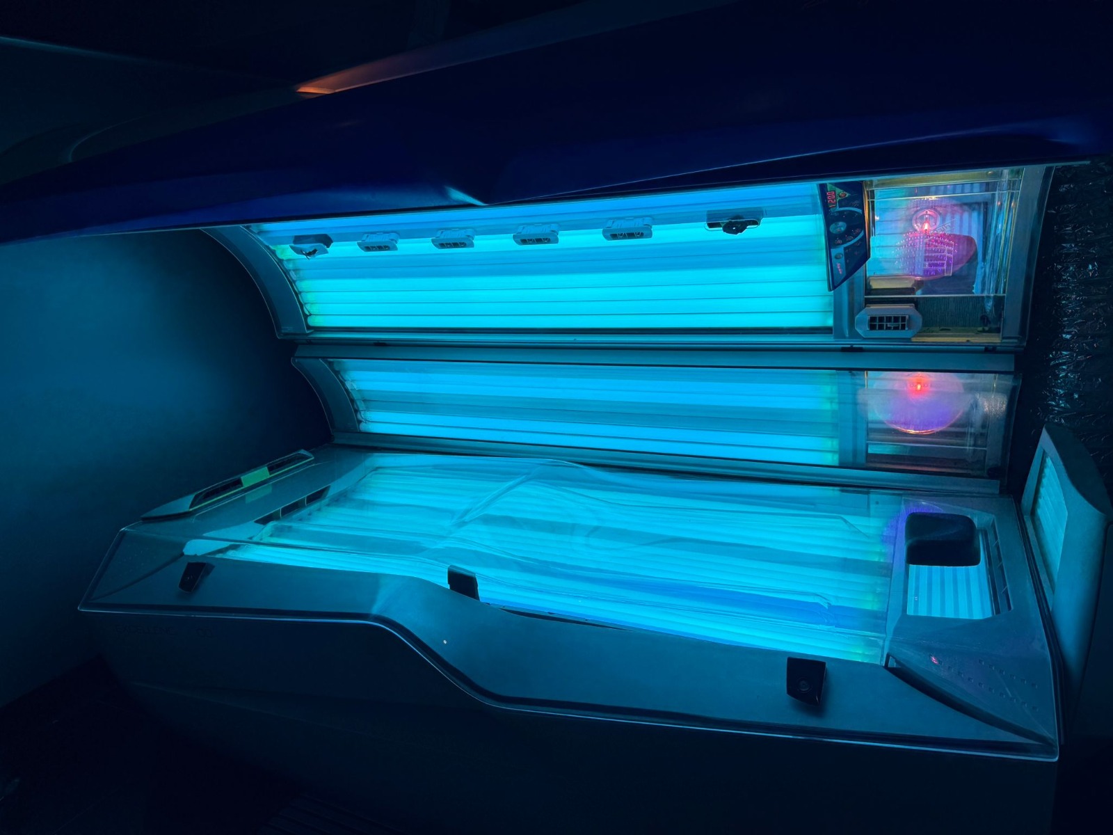 sunbeds Bedford salon